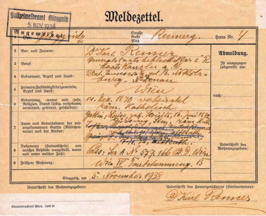 Der Meldezettel aus Gloggnitz auf dem 1939 nach der Flucht die Namen von Karl Renners Tochter Leopoldine und ihrem Ehemann Hans durchgestrichen wurden.