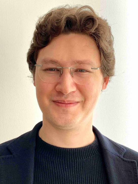 Cem Oyvat 